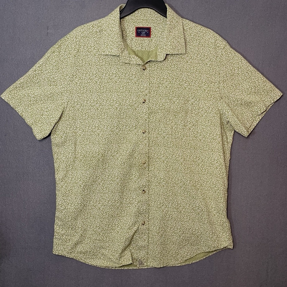 UNTUCKit Men's Short Sleeve Byer's Button Up Green & White Olive Vine Print